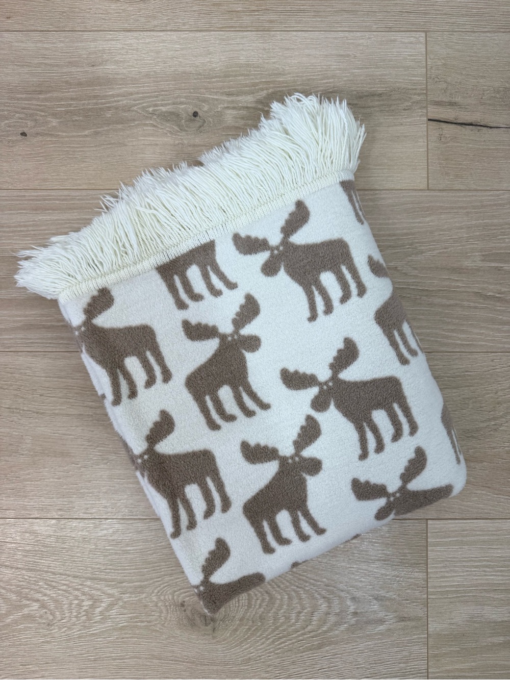 Docofil White Label Woven Moose Pattern Throw Blanket